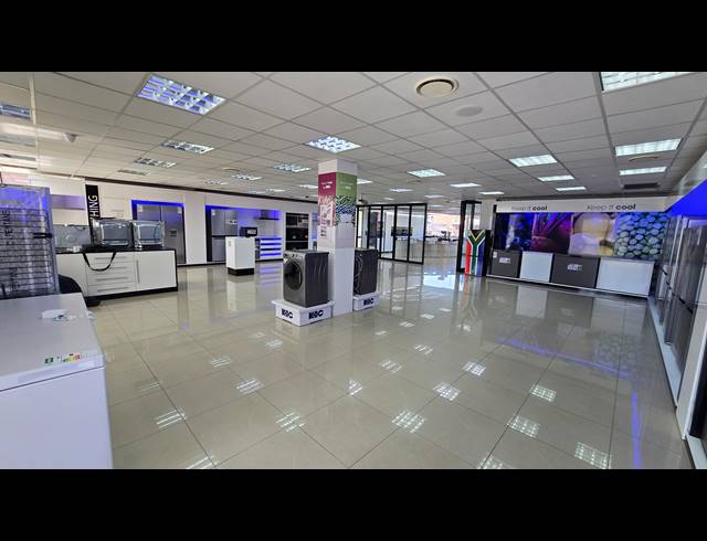 1,990M² OFFICE FOR SALE IN BEDFORDVIEW